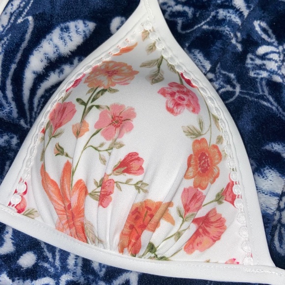 H&M Triangle Bikini Top - Picture 4 of 4